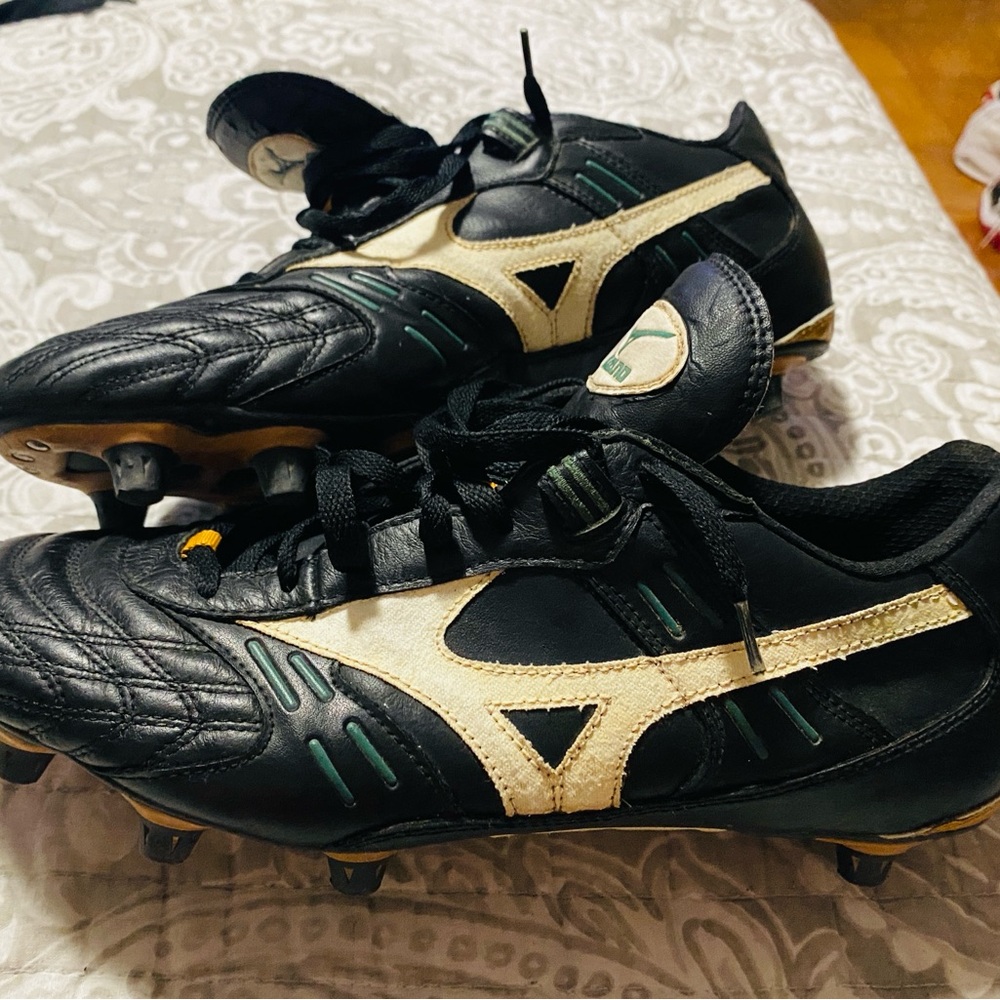 Mizuno  Soccer cleats
